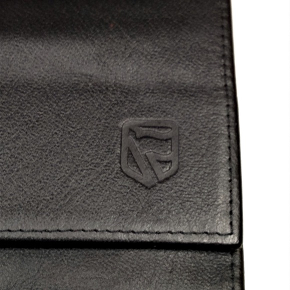 Italian Designed “Long” Wallet in Calfskin - Picture 3 of 9